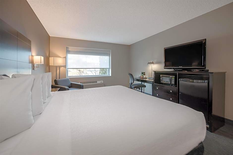 Coast Nisku Inn & Conference Centre