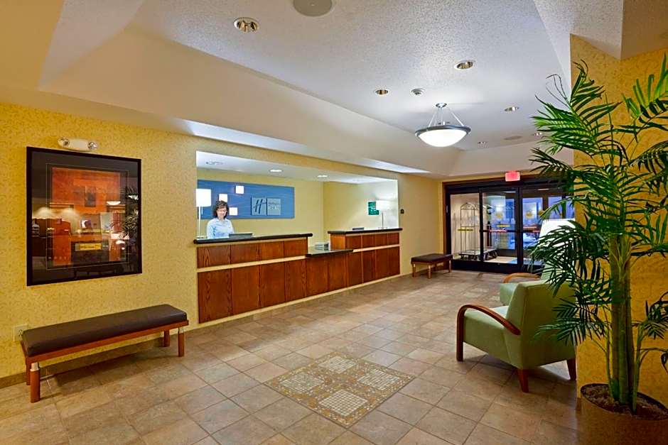 Holiday Inn Express Kansas City - at the Legends By IHG