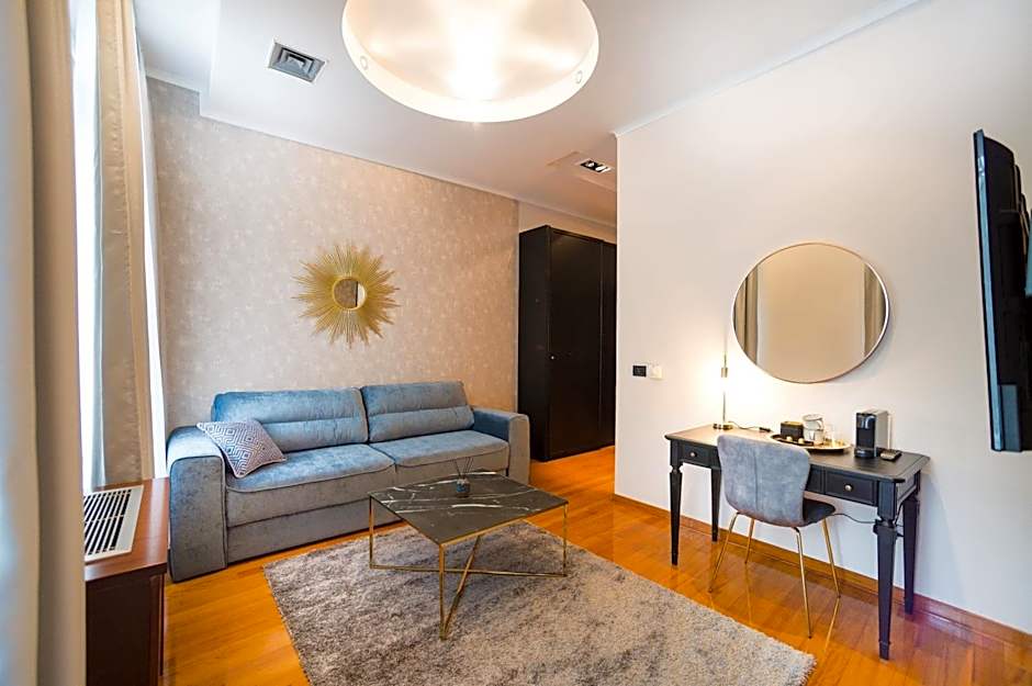 NATALI Luxury suites PARKING