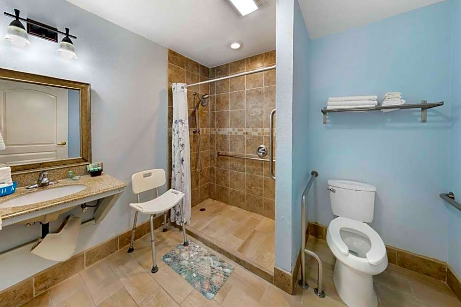 Best Western Harbour Inn & Suites Huntington - Sunset Beach