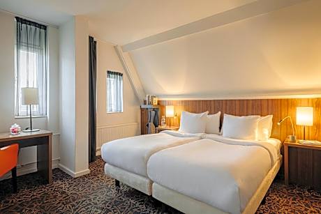 Comfort Room 1 Twin Bed 1 Single Bed