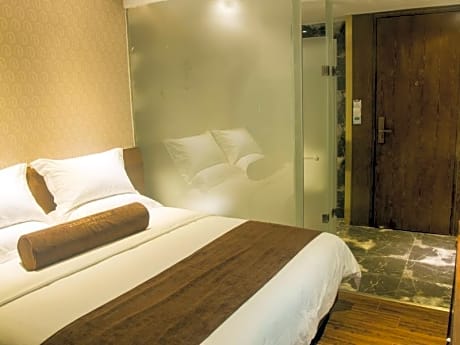 James Joyce - Chunxiang Bed Room