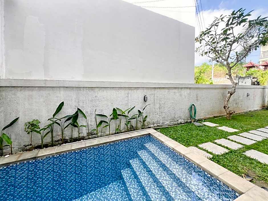 Kanha Homestay near Pantai Pandawa RedPartner