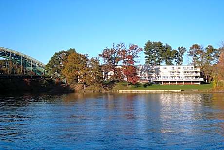 Riverside Hotel, Ascend Hotel Collection