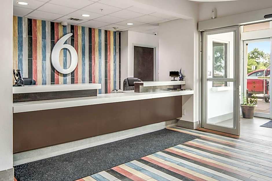 Motel 6-Cleburne, TX