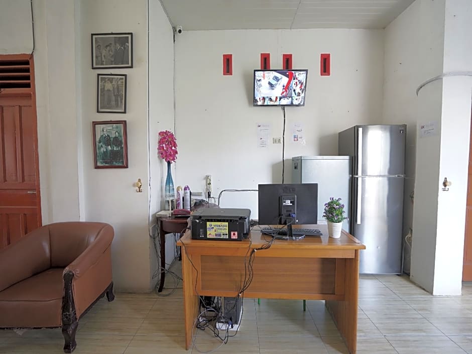 OYO 90645 Karisma Residence