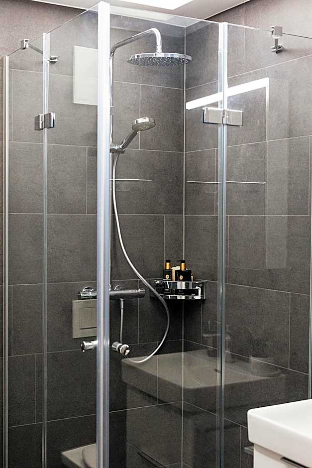 Lamira - Serviced Apartments