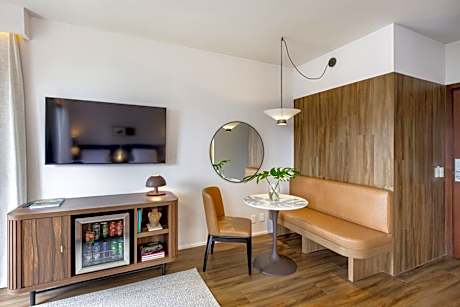 Standard Double Suite