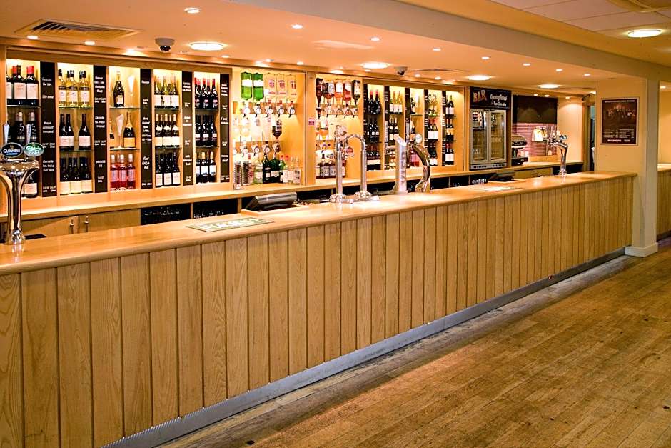 Premier Inn London Heathrow Airport T2 & T3 - Bath Road