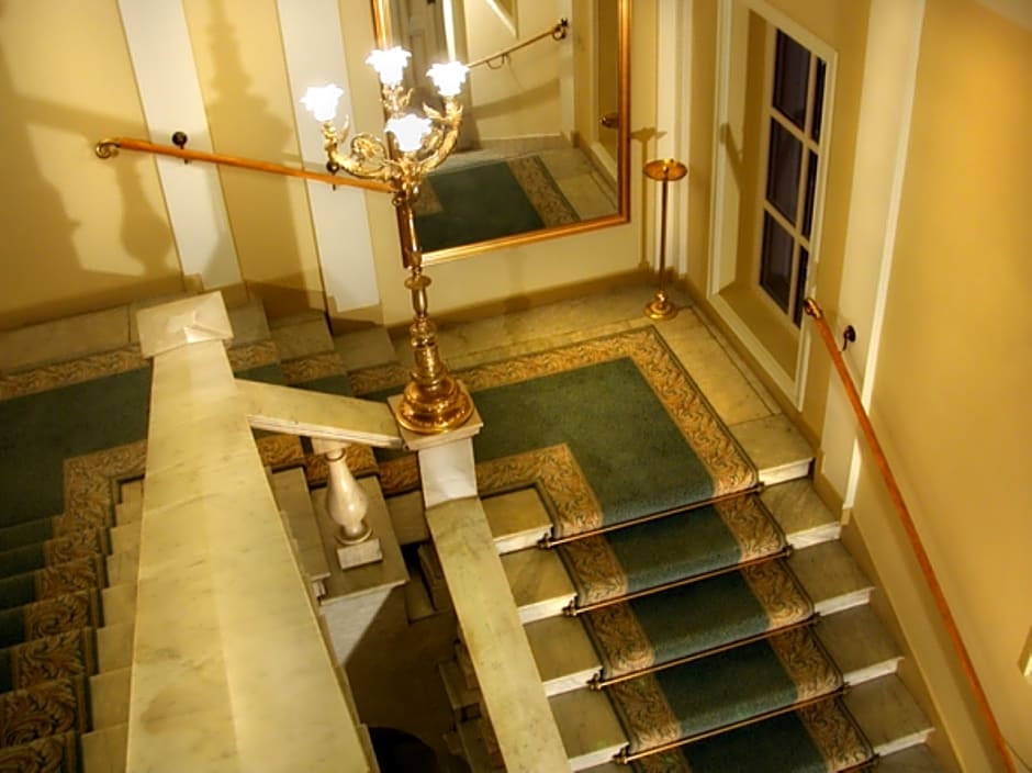 Grand Hotel