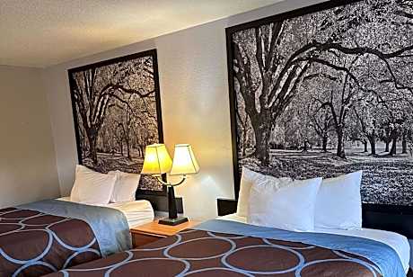 Queen Room with Two Queen Beds - Non-Smoking