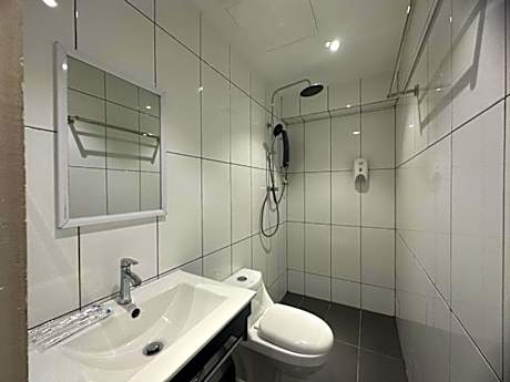 Deluxe Double Room with Shower