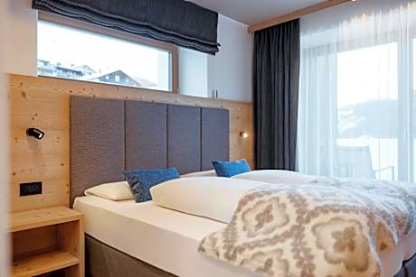 Standard Double or Twin Room with Balcony