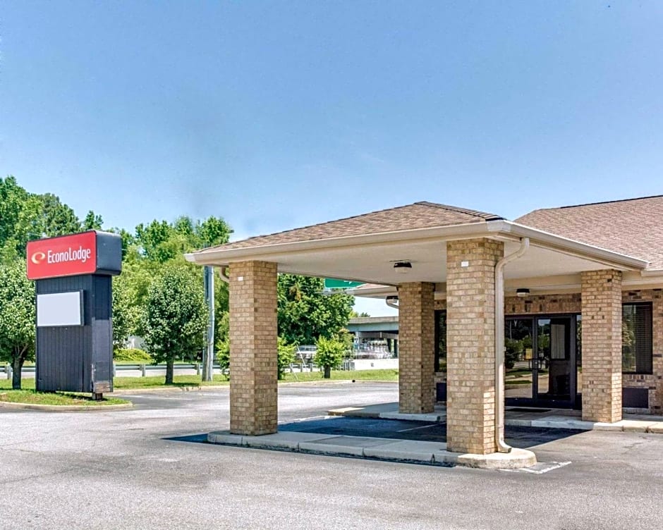 Quality Inn & Suites Suffolk West