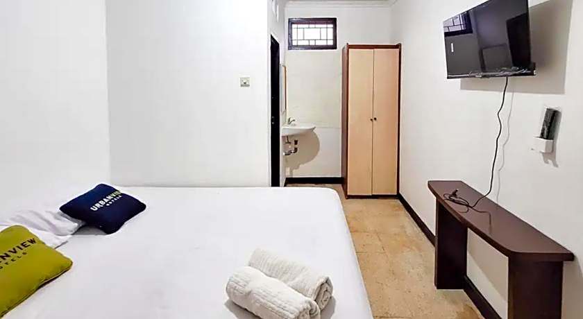 Urbanview Hotel Kusuma Garden Cianjur