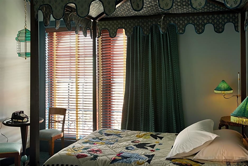 Ulysses, an Ash Hotel