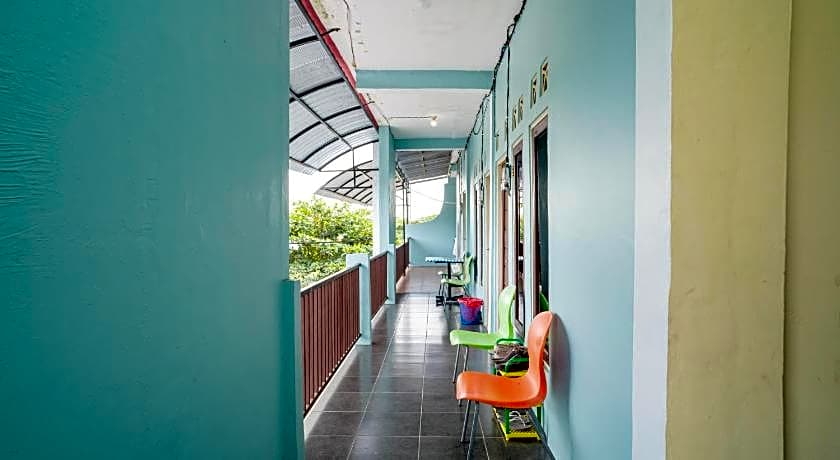 RedDoorz Syariah @ Jalan Bukit Kaminting 2