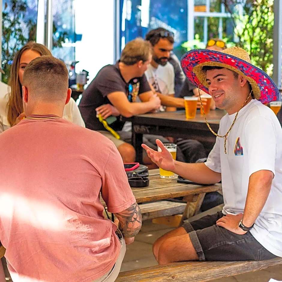 The Full Moon Backpackers