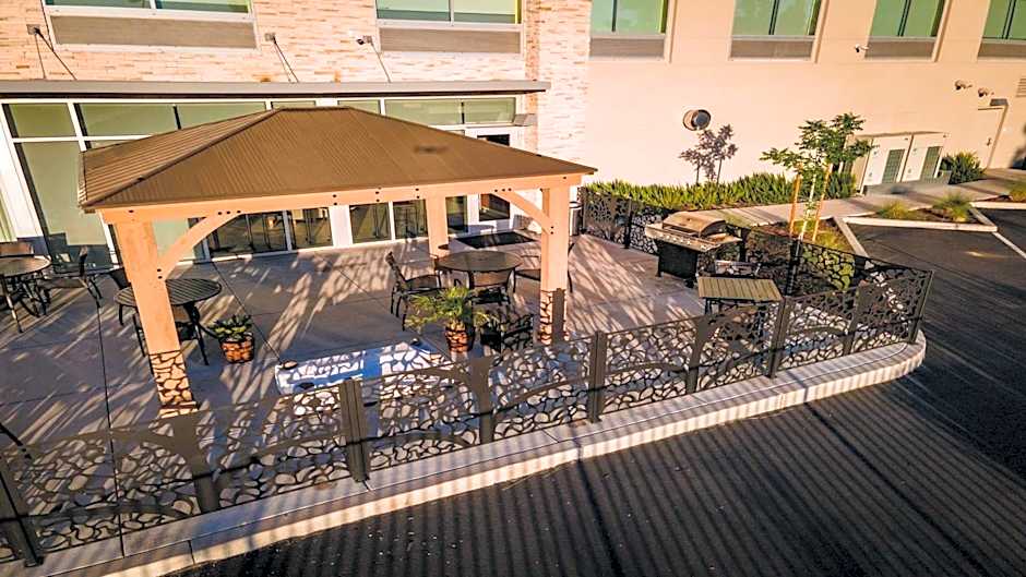 Holiday Inn Express And Suites Chico By IHG