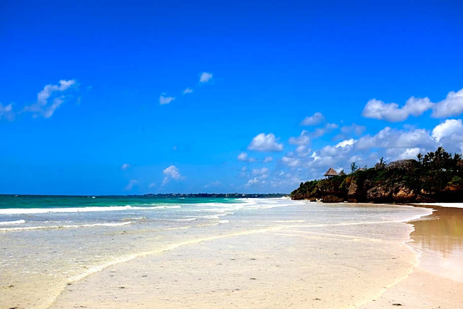 Salty's Kitesurf Village