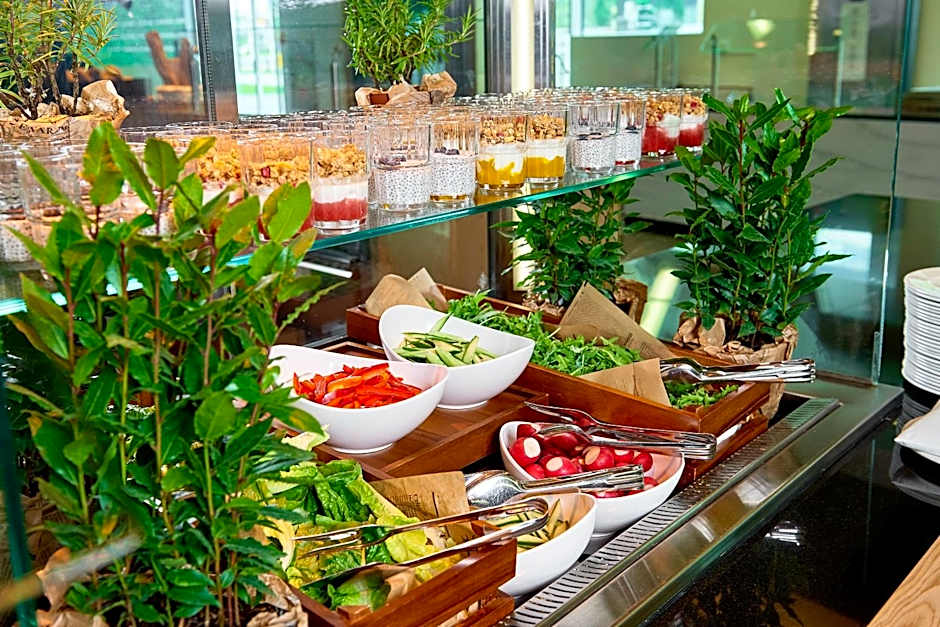 Sound Garden Hotel Airport