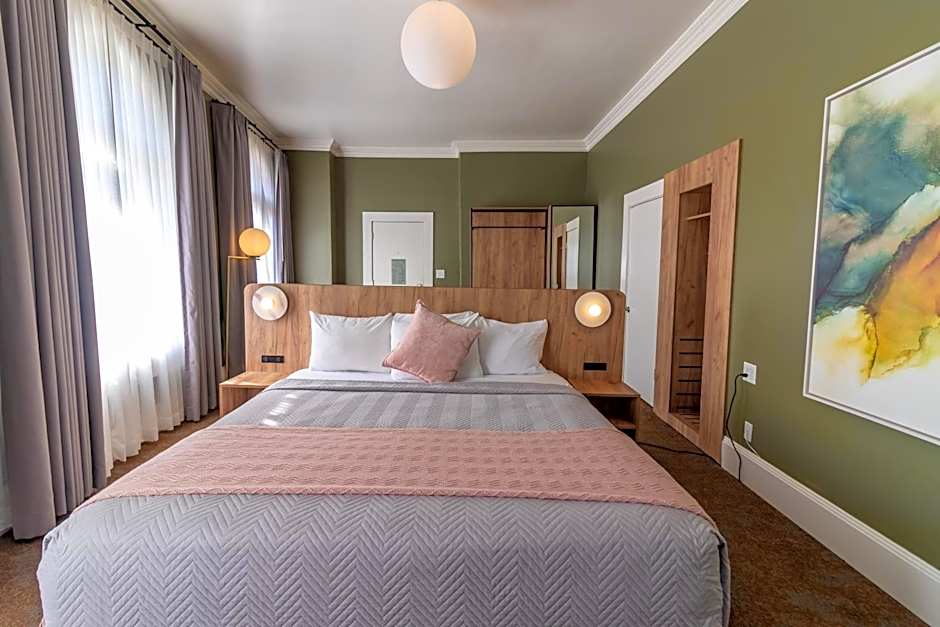 Zdjęcie 1 z 10 — 1 King Bed Suite