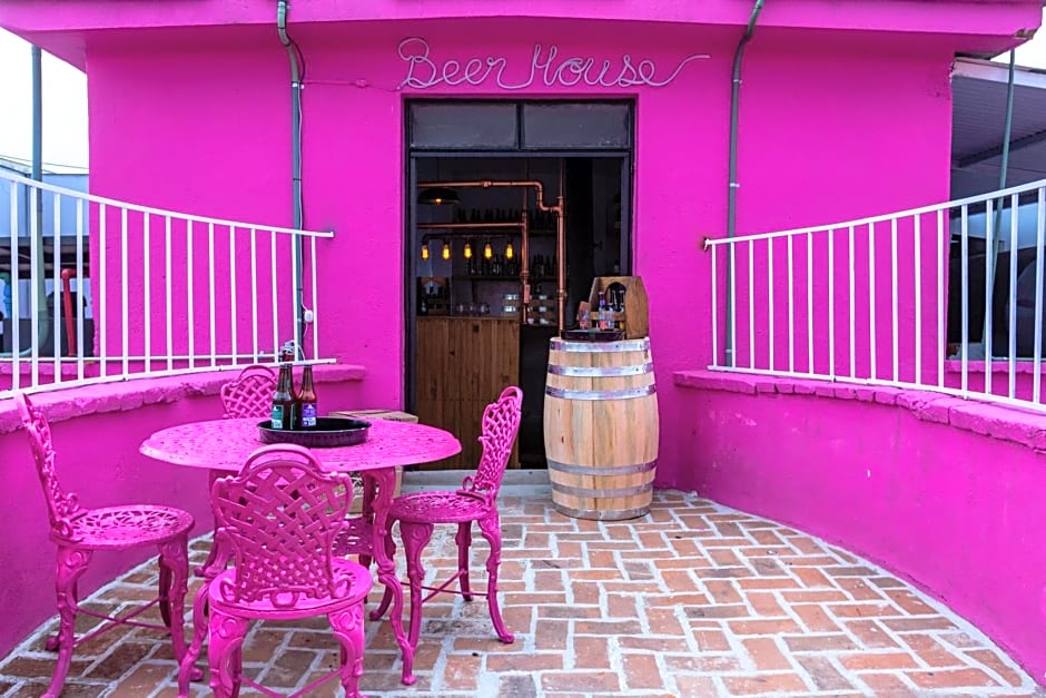 Mala Vecindad Beer Hotel