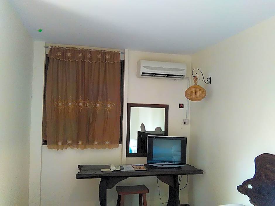 Kuching Waterfront Lodge