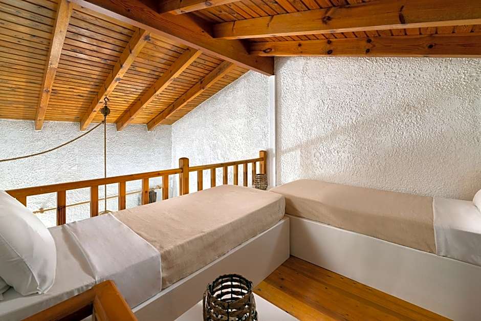 Elefteria Apts & Suites