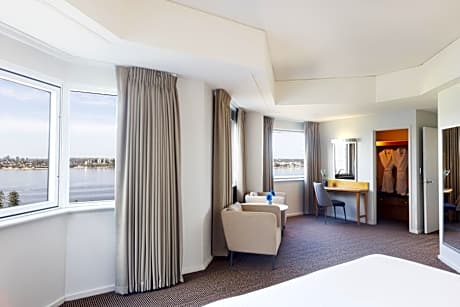Superior King Suite
