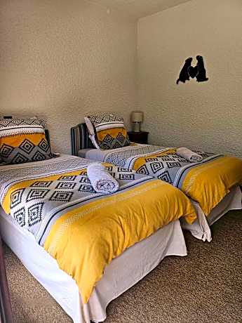 Twin Room with Mountain View