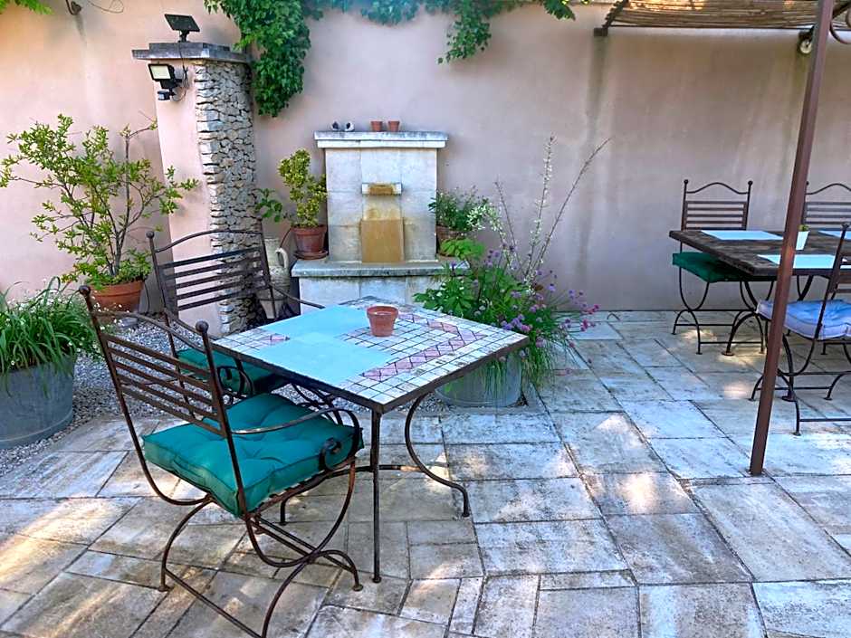 Clos des Lavandes - Chambres et Suites de charme climatisées-Luberon