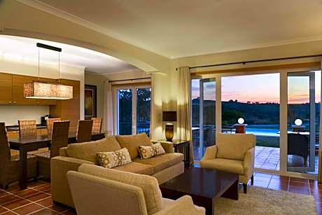 Three-Bedroom House with Pool