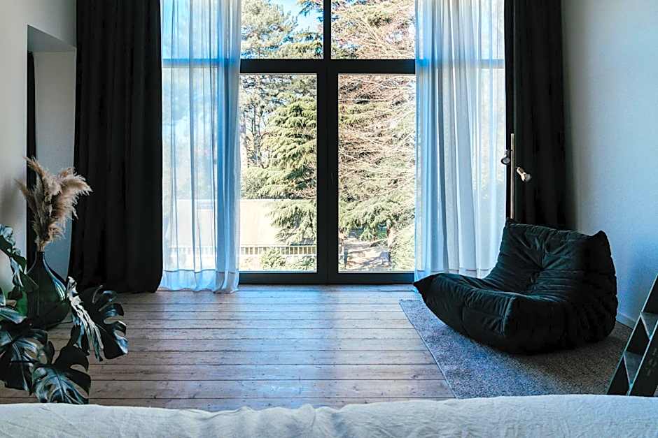 Chambre d'Amis by Alix