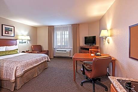 1 Queen Studio Suite Comm Mobil Acc Tub