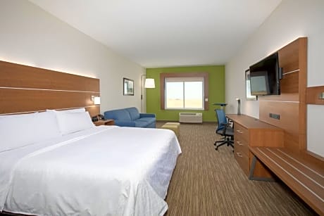 King Suite with Roll-In Shower - Disability Access/Non-Smoking