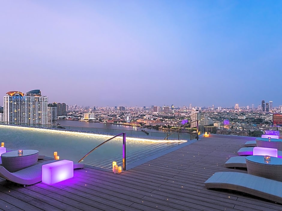 Avani Riverside Bangkok Hotel