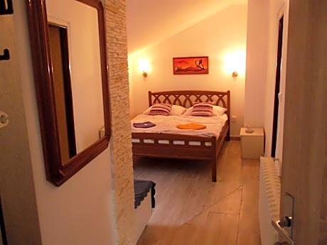 Deluxe Double Room with Shower