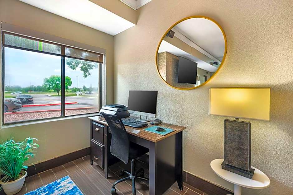 Comfort Suites Omaha East-Council Bluffs