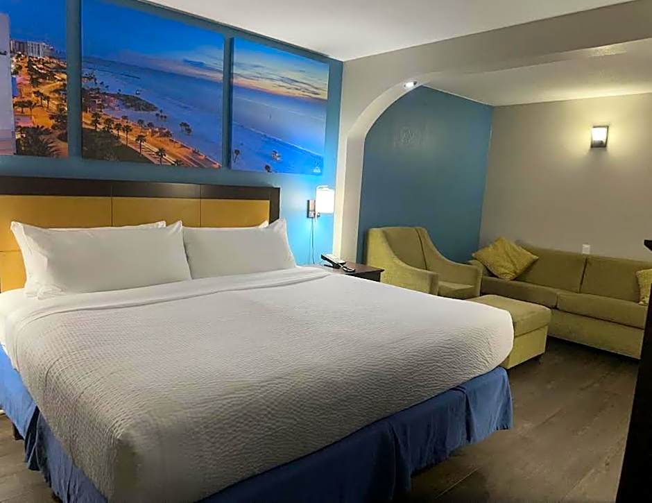Days Inn & Suites by Wyndham Tampa near Ybor City