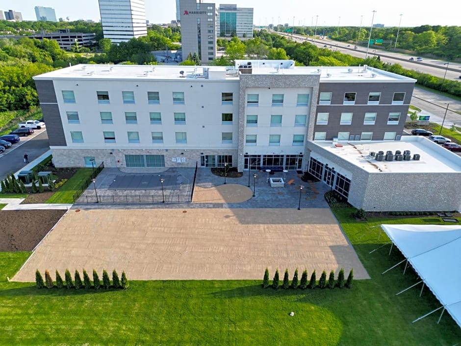 Holiday Inn Express & Suites Chicago Schaumburg By IHG
