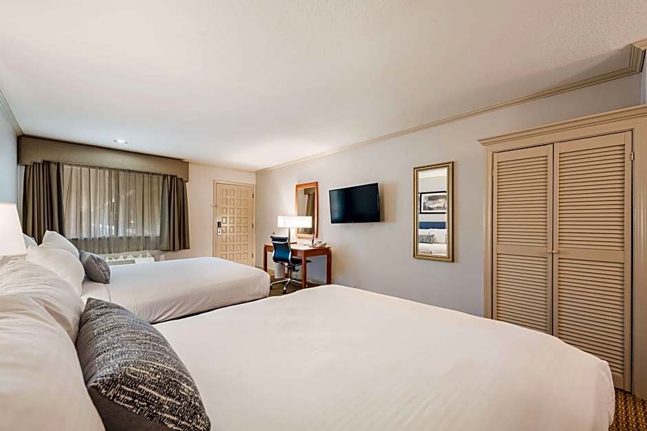Photo 1 of 10 of 2 Queen Beds, Hearing/Mobility Accessible, Bathtub