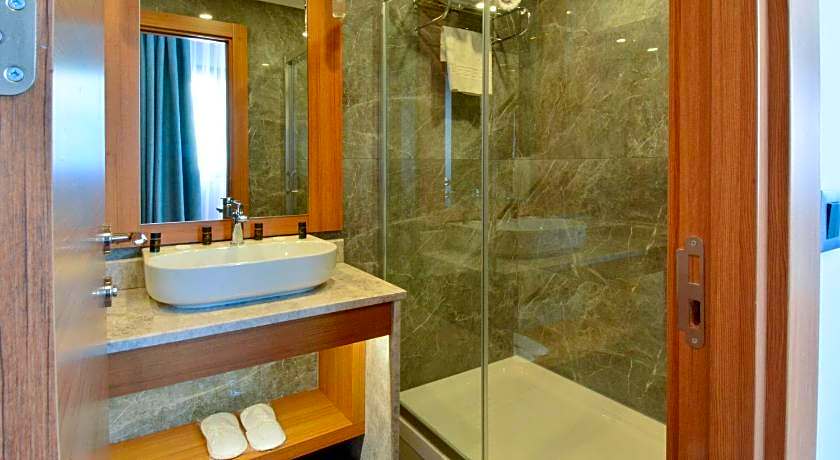 Expoist Hotel