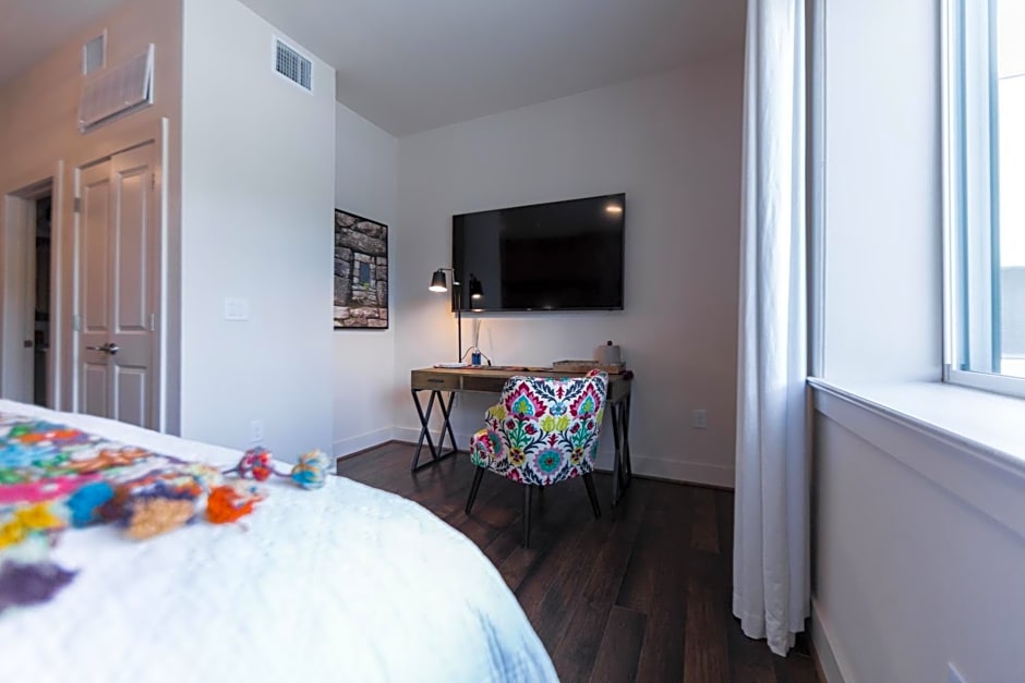 The Bishop Arts Hotel by Qresorts