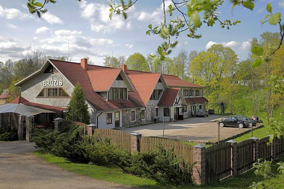 Park Hotel Brūzis
