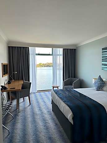 Standard Double Room with Lake View