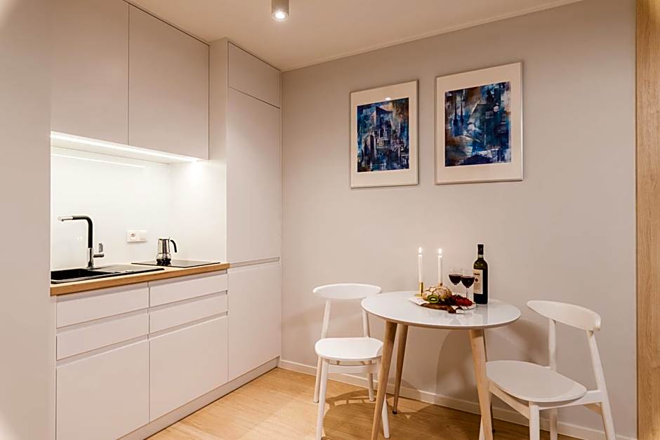 Q17 Apartments Rynek