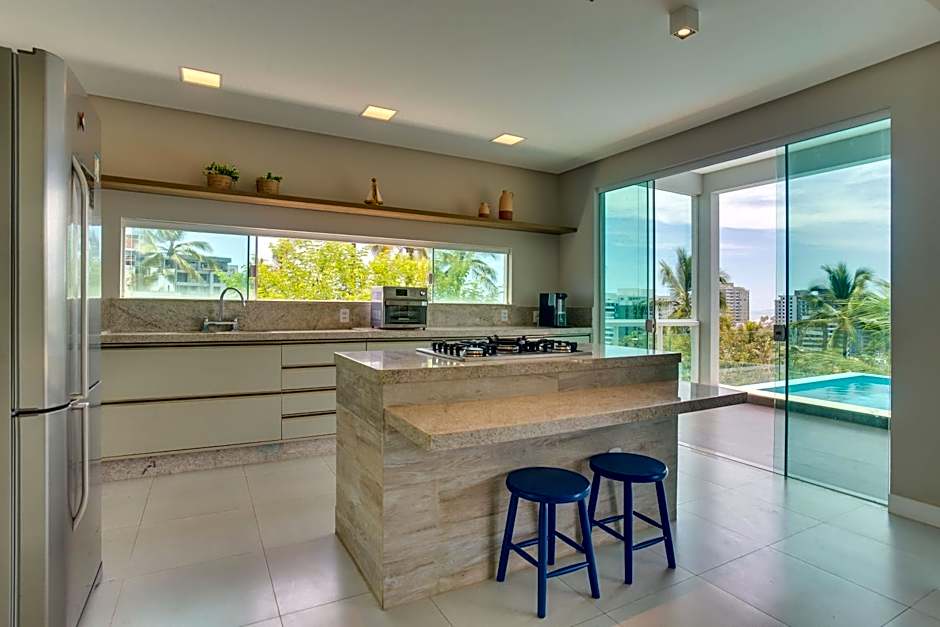 Family Friendly - Luxo, Piscina Privada e Vista para o Mar!