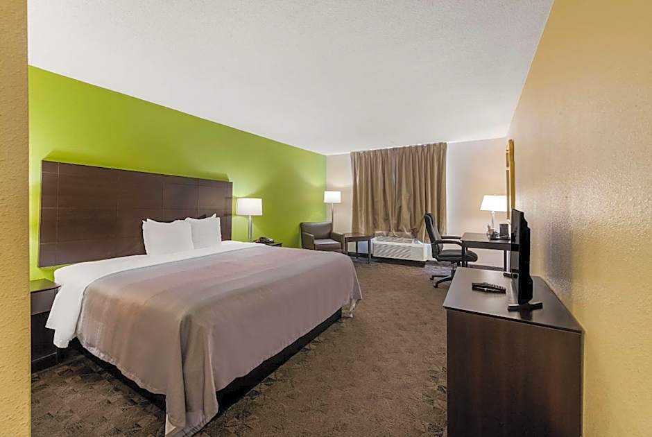 Quality Inn Saint Louis Airport