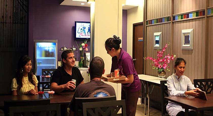 Sawasdee Hotel @ Sukhumvit Soi 8